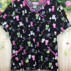 Used scub top kitty print